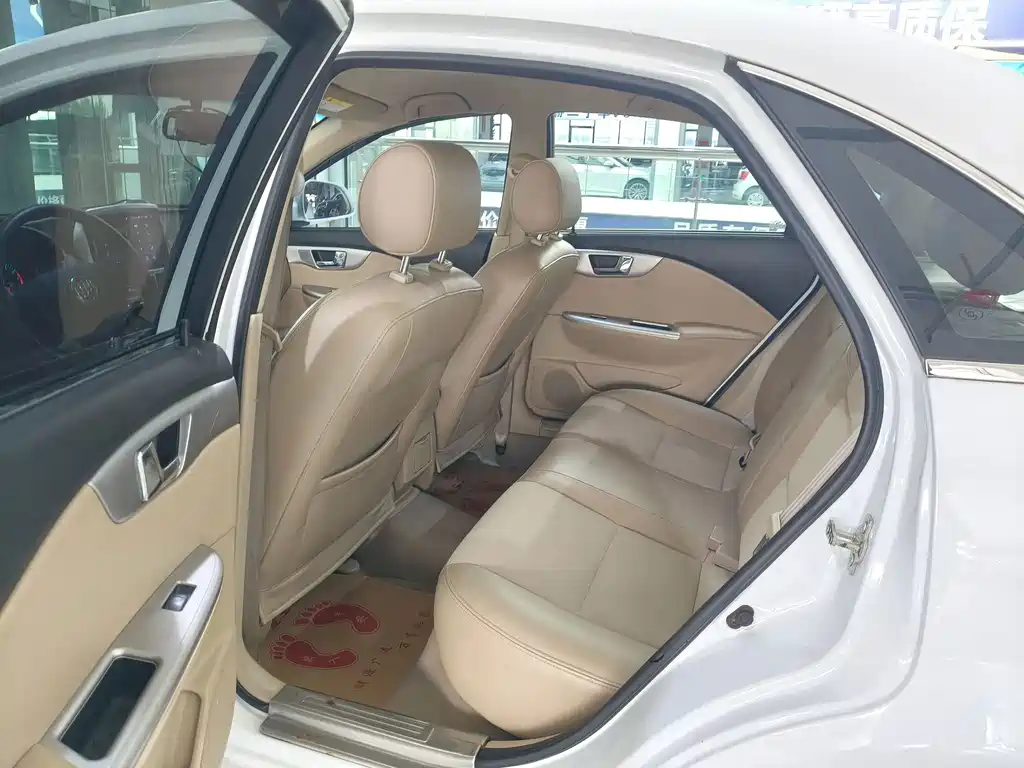 Buick Excelle — миниатюра 8