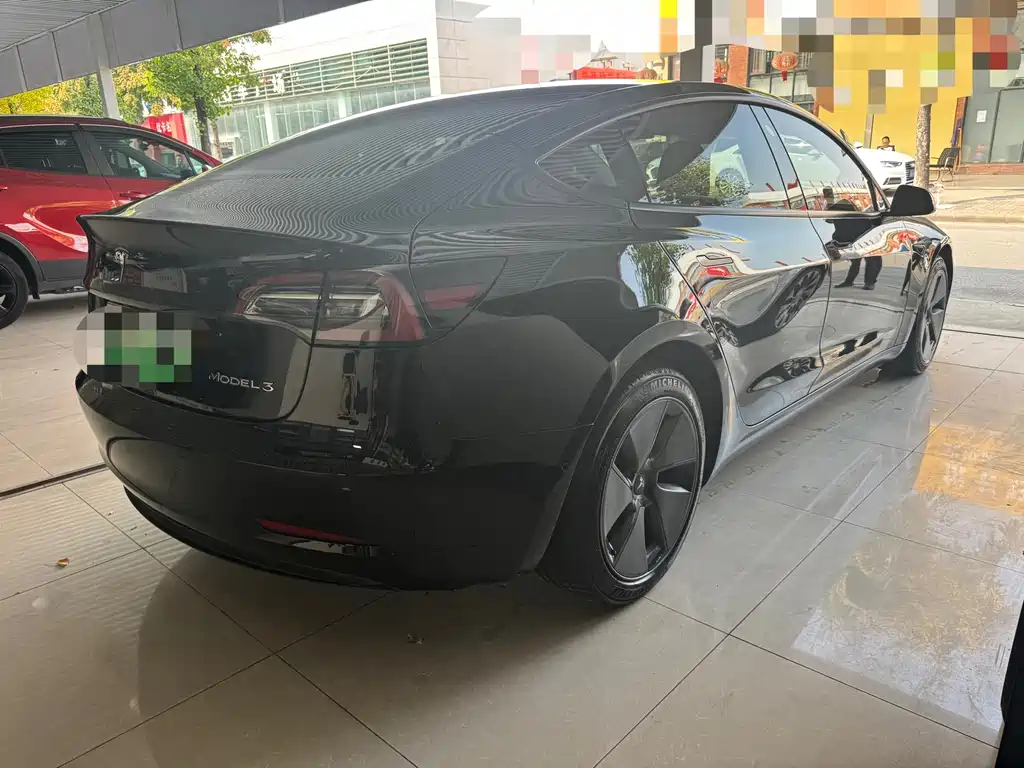 Tesla Model 3 — миниатюра 10