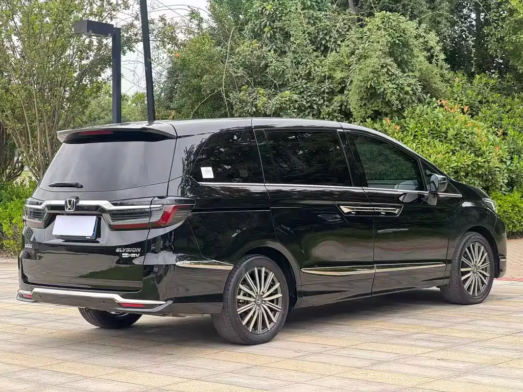 Honda Elysion — миниатюра 8
