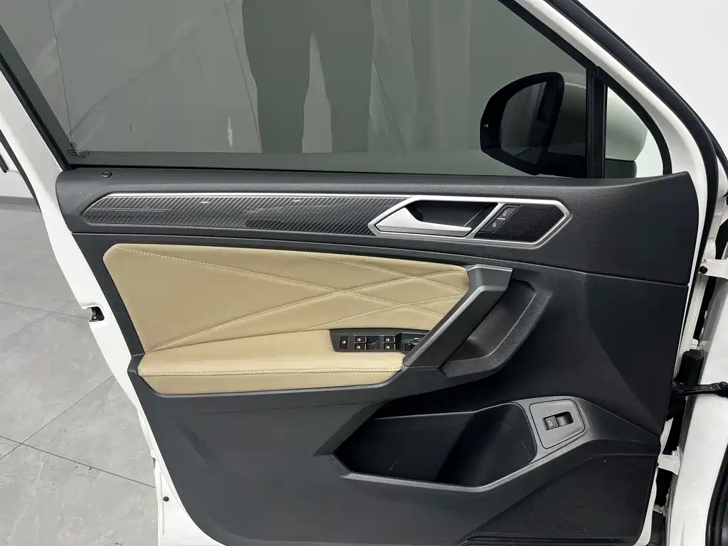 Volkswagen Tiguan L — миниатюра 15