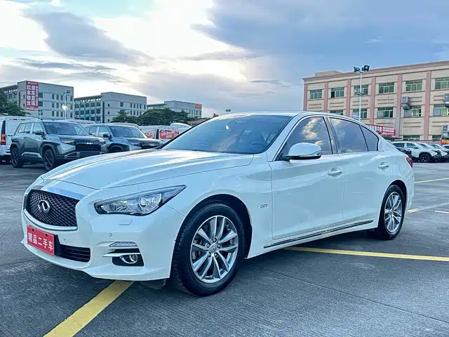 INFINITI  Q50L 2017