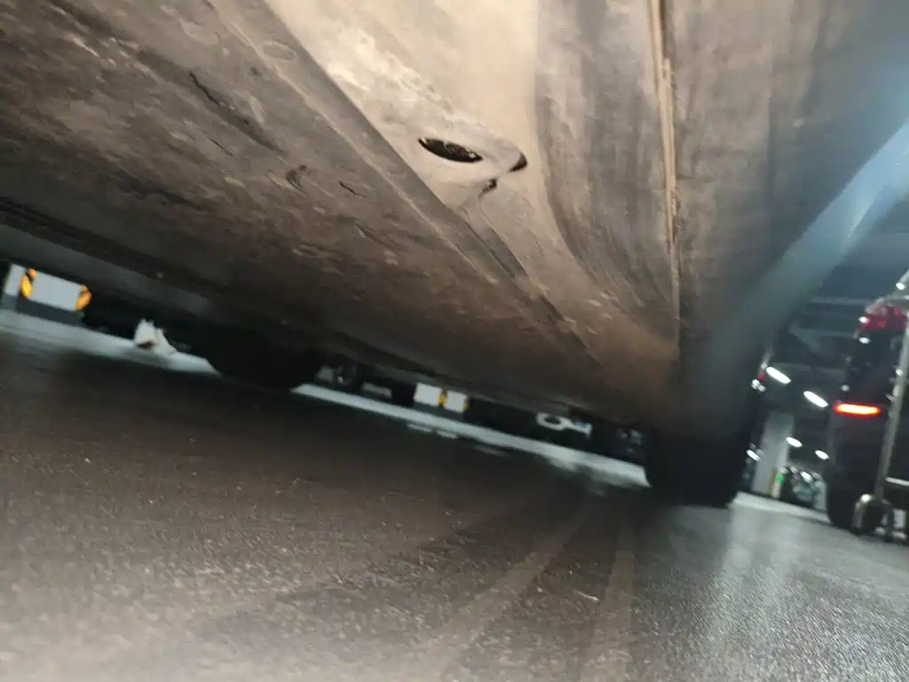 Tesla Model Y — миниатюра 17