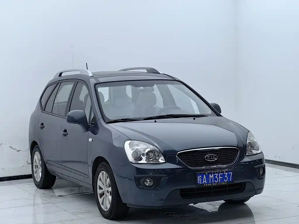 Kia Carens — миниатюра 3