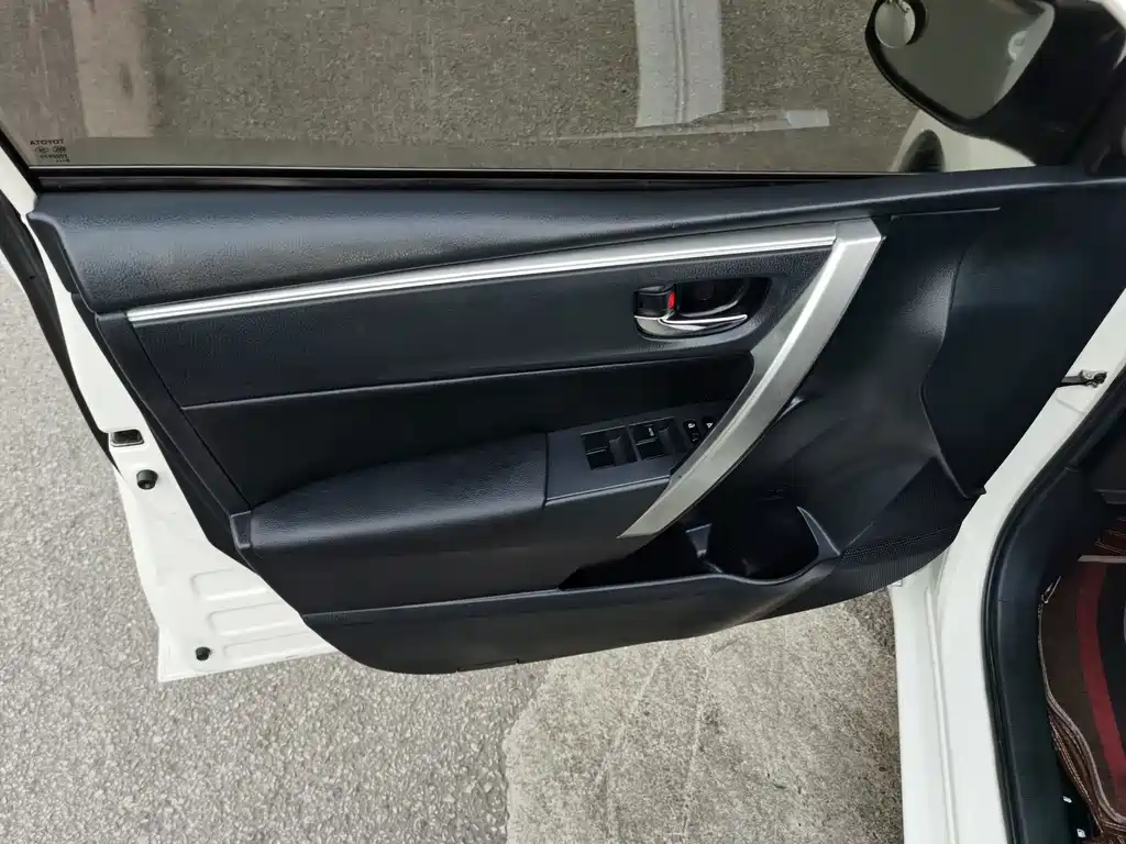 Toyota Corolla — миниатюра 10
