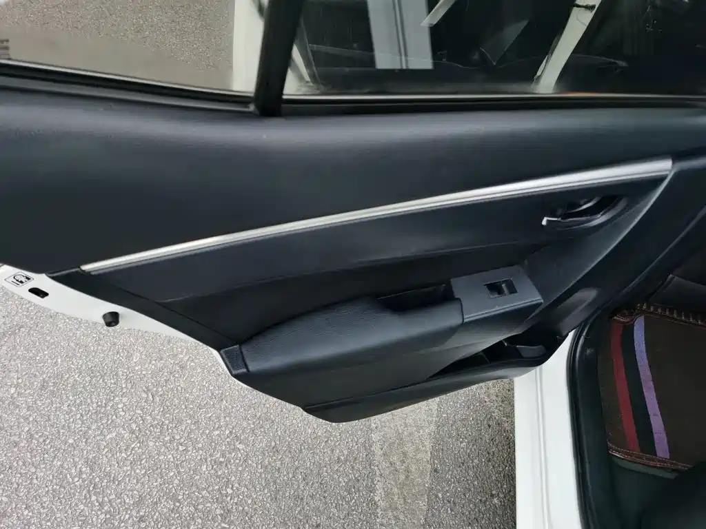 Toyota Corolla — миниатюра 13