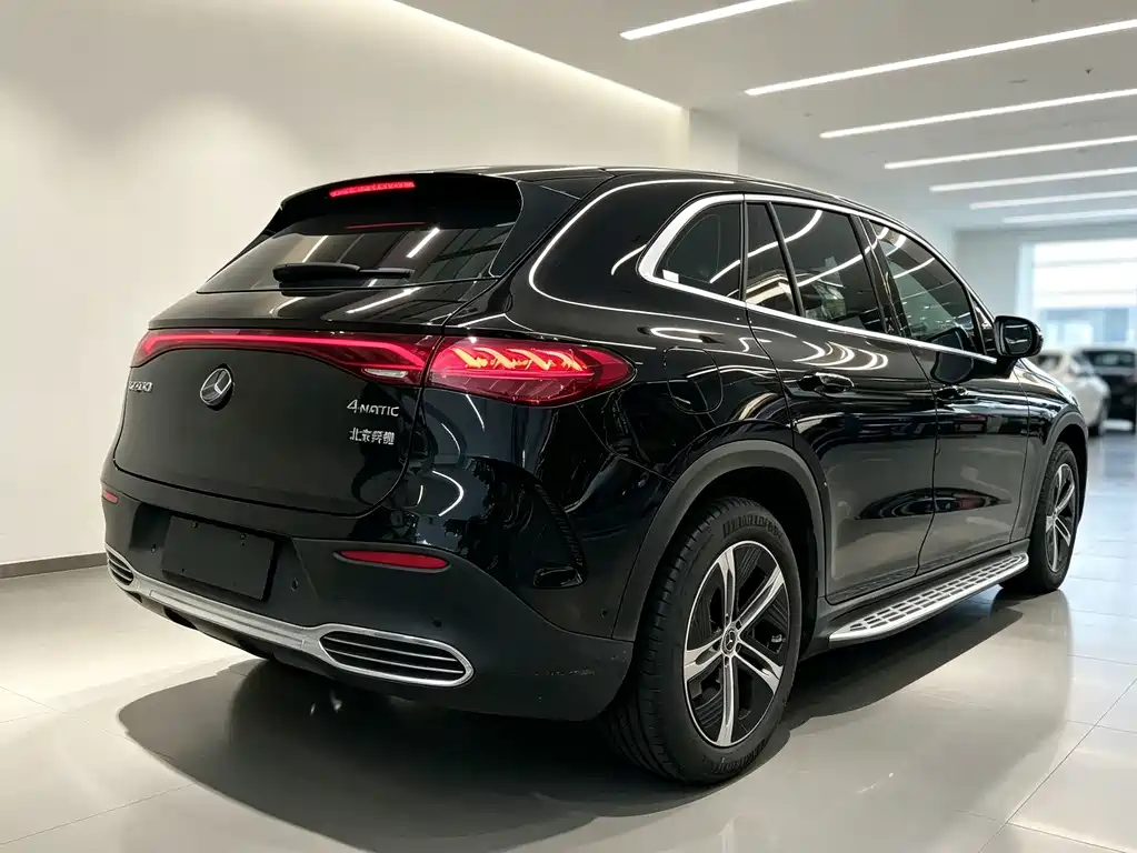 Mercedes-Benz EQE SUV — миниатюра 4