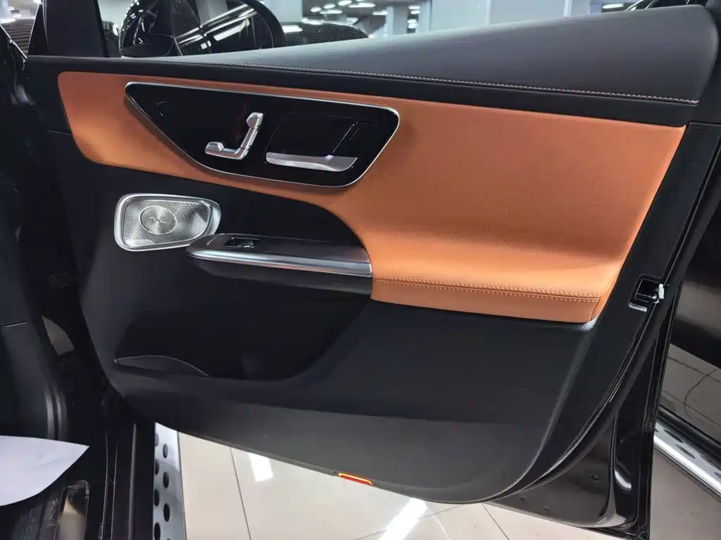 Mercedes-Benz GLC — миниатюра 12