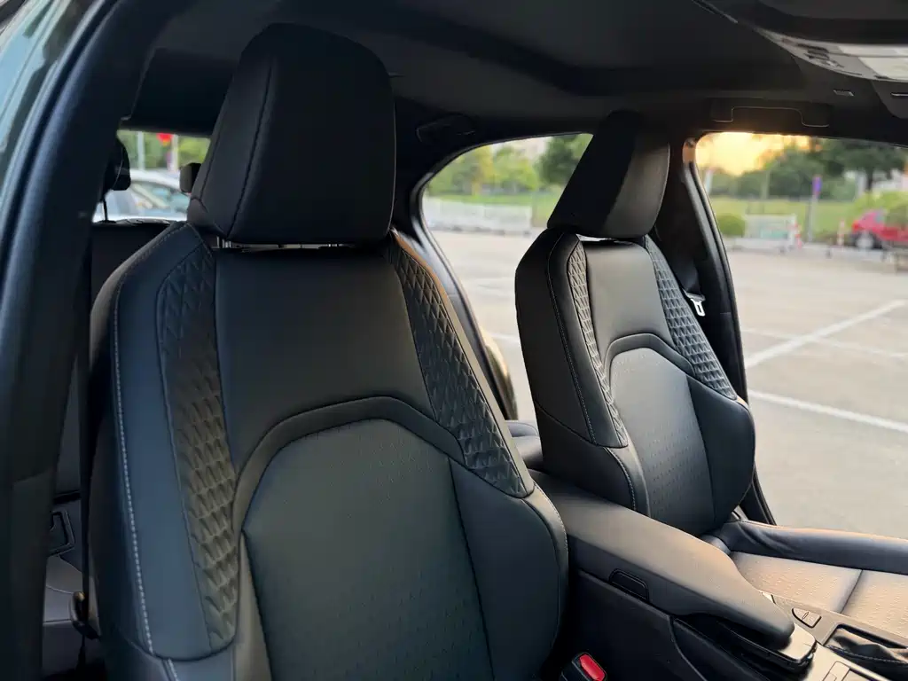 Lexus UX — миниатюра 9