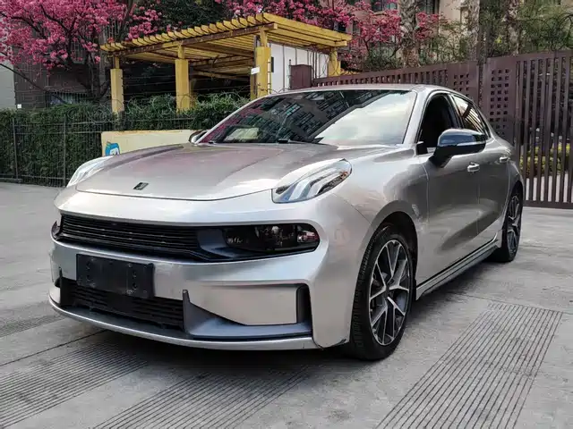 2019 Lynk & Co 03