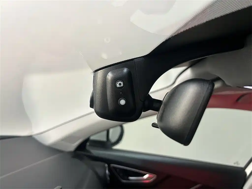 Audi Q2L e-tron — миниатюра 14