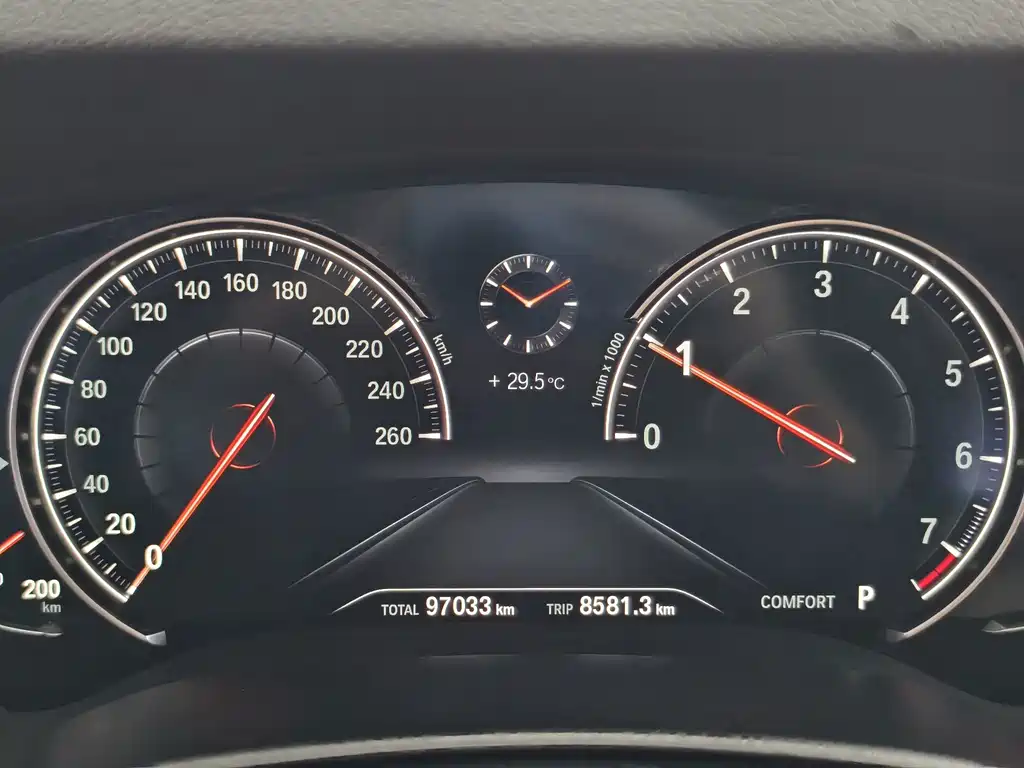 BMW 5 Series — миниатюра 4