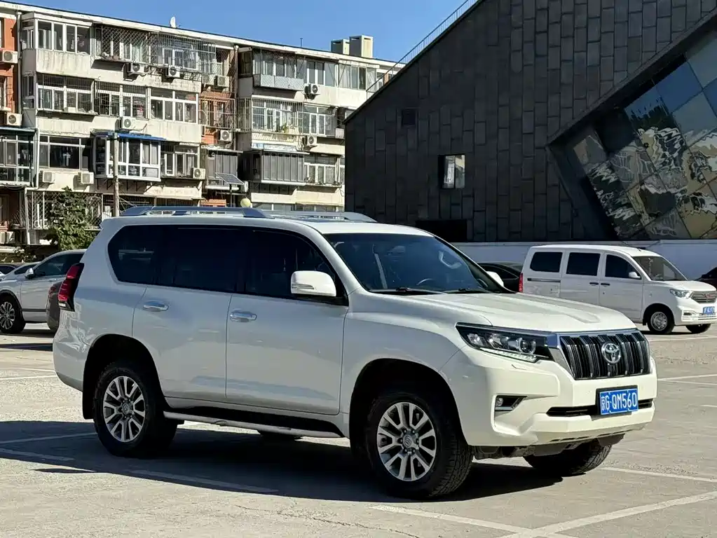 TOYOTA PRADO