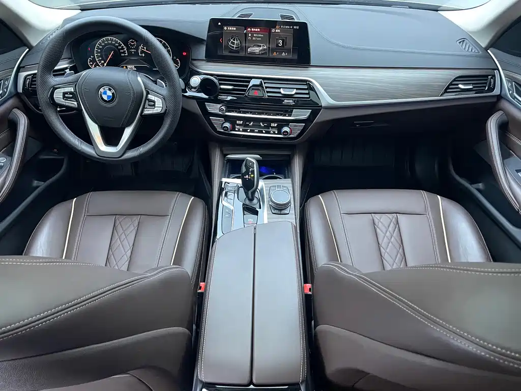 BMW 5 Series — миниатюра 6