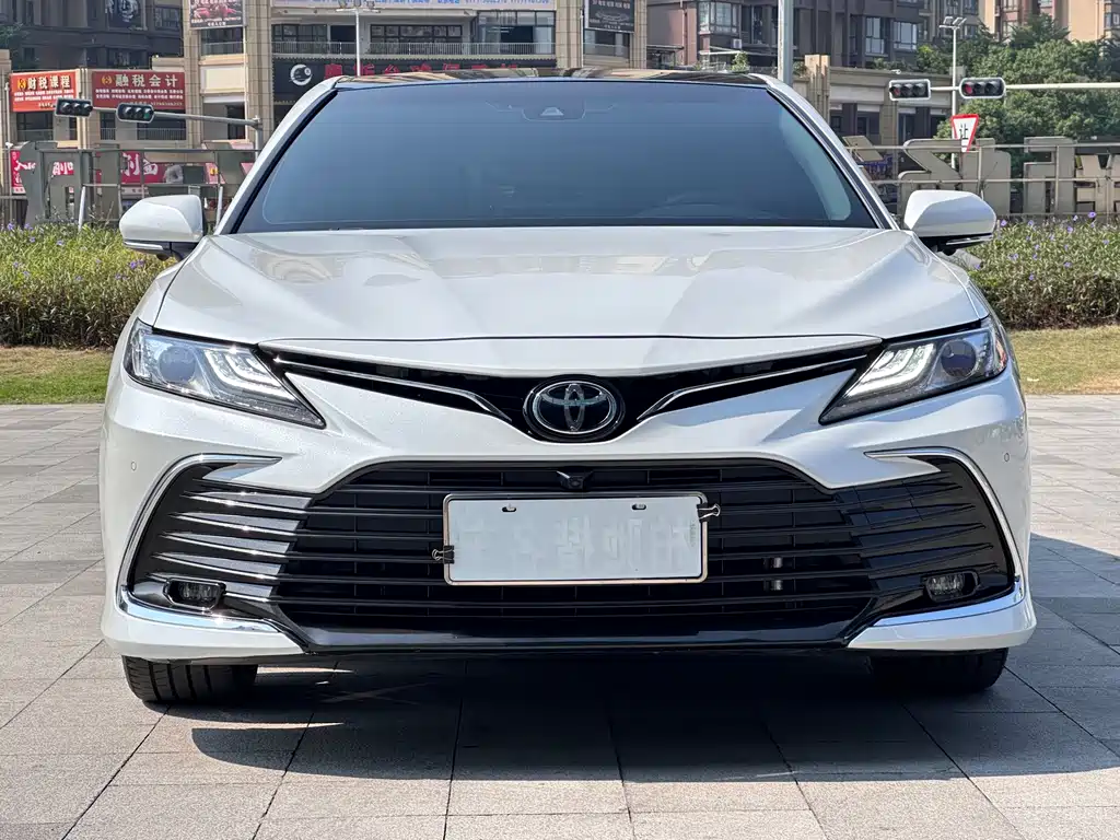 Toyota Camry — миниатюра 2