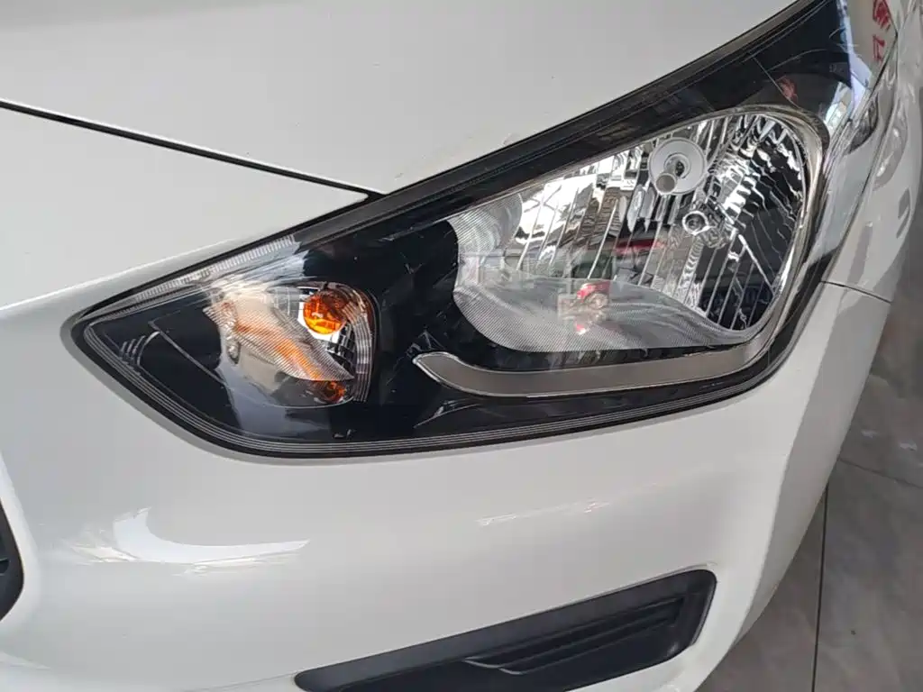 Hyundai Verna — миниатюра 24