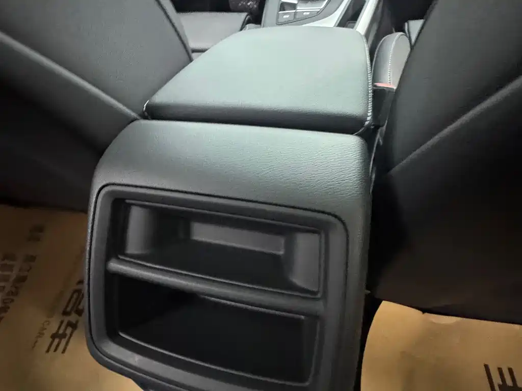 Audi A4L — миниатюра 12