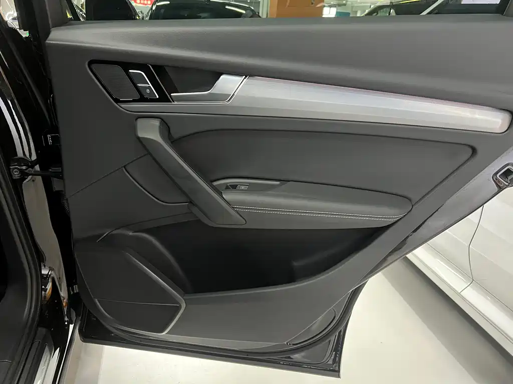 Audi Q5L 2025 45 40 TFSI Fashion