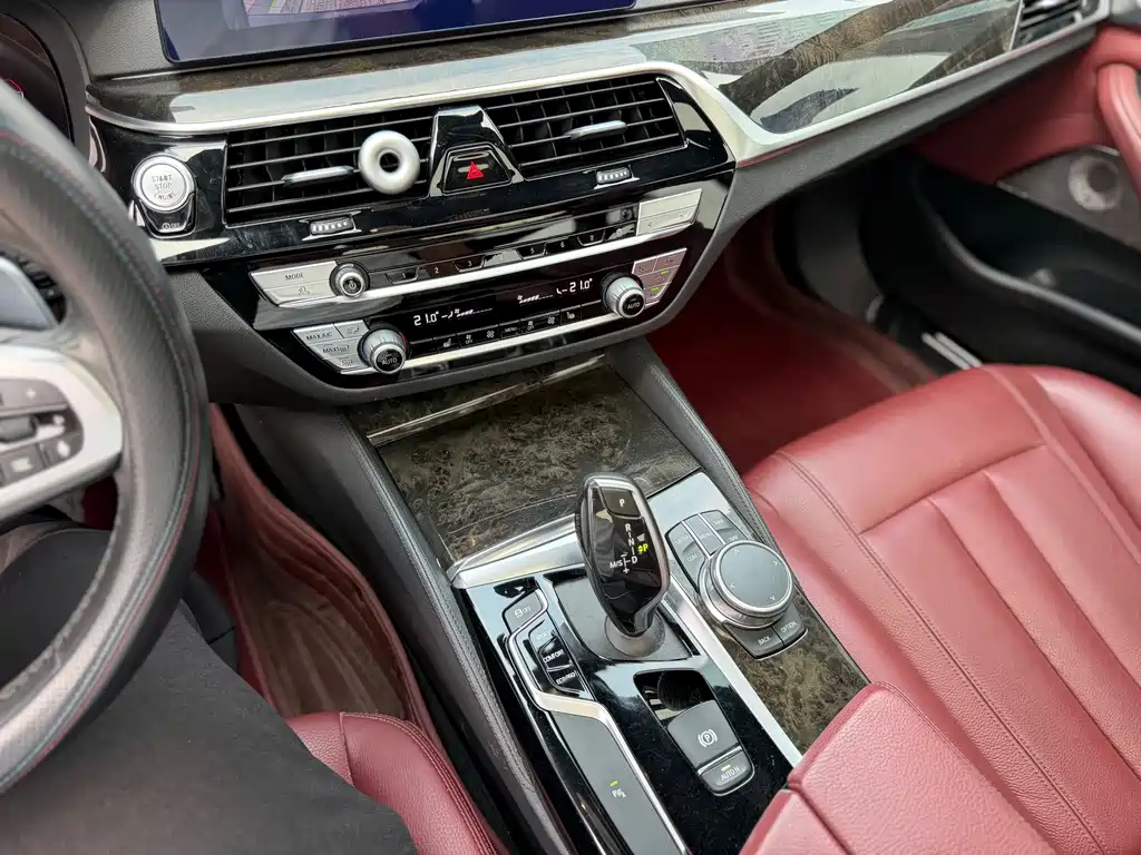 BMW 5 Series — миниатюра 18