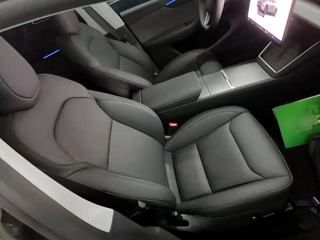 Tesla Model Y — миниатюра 25