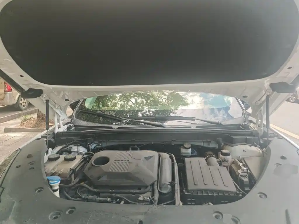 Roewe RX5 New Energy — миниатюра 11