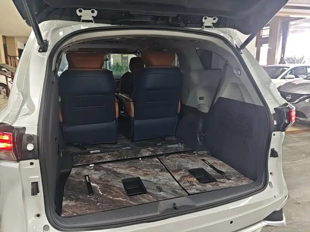 Toyota Sienna — миниатюра 19