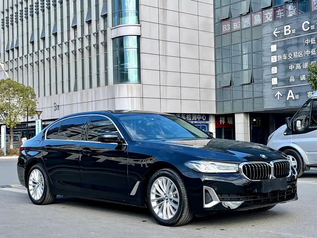 BMW 5 SERIES