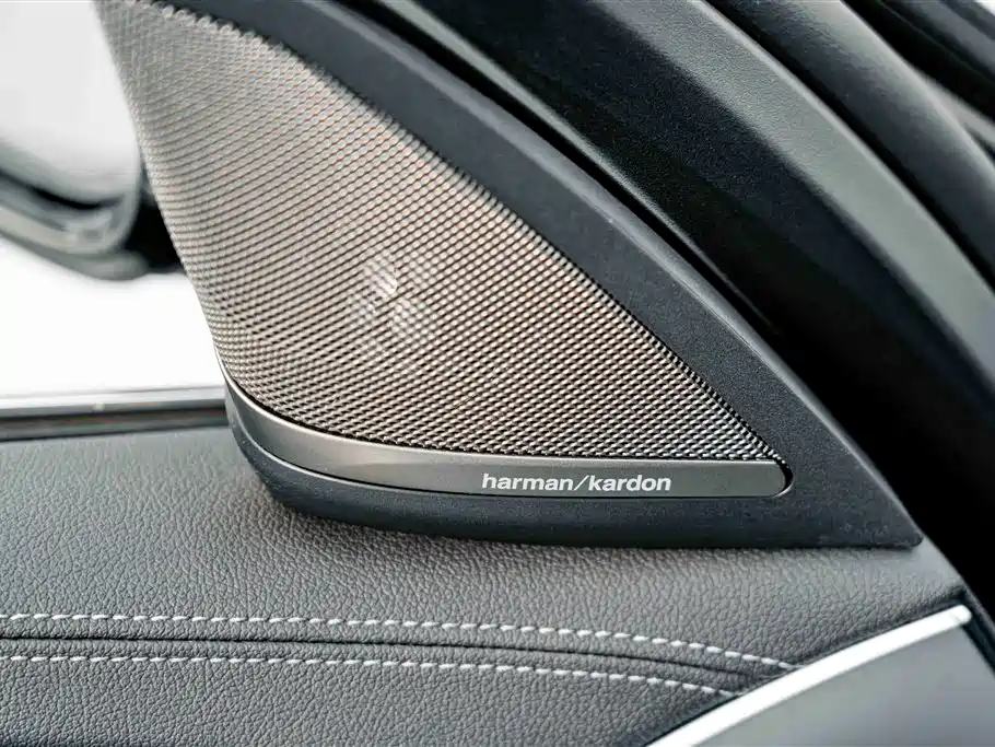 BMW 5 Series — миниатюра 19