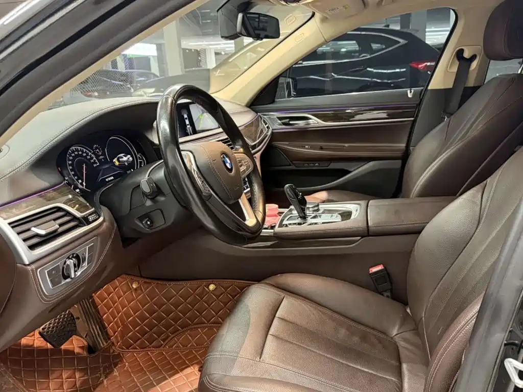 BMW 7 Series — миниатюра 3