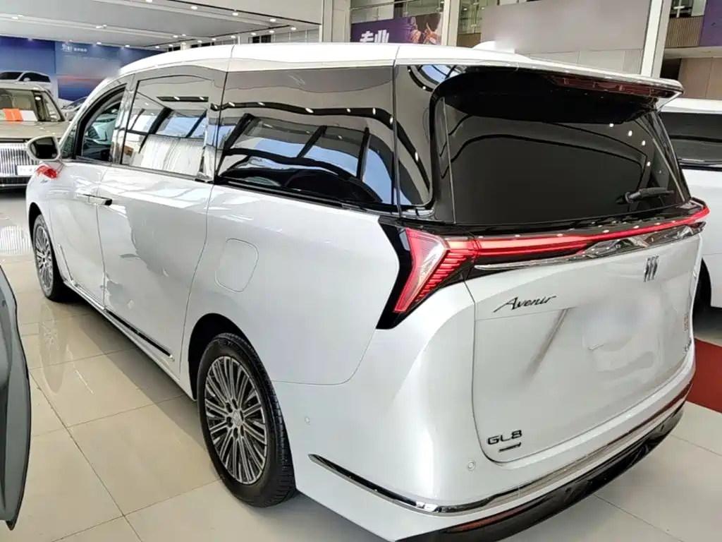 Buick GL8 Hybrid — миниатюра 5
