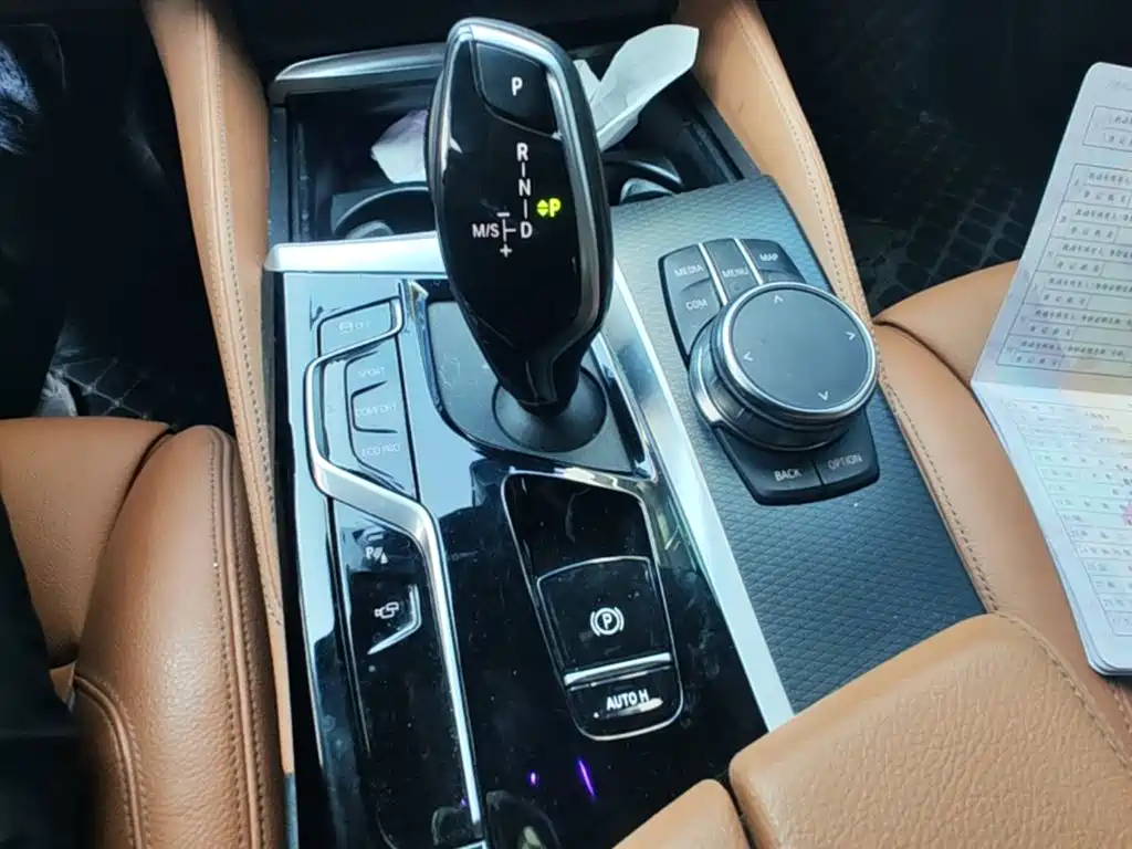 BMW 5 Series (Import) — миниатюра 10