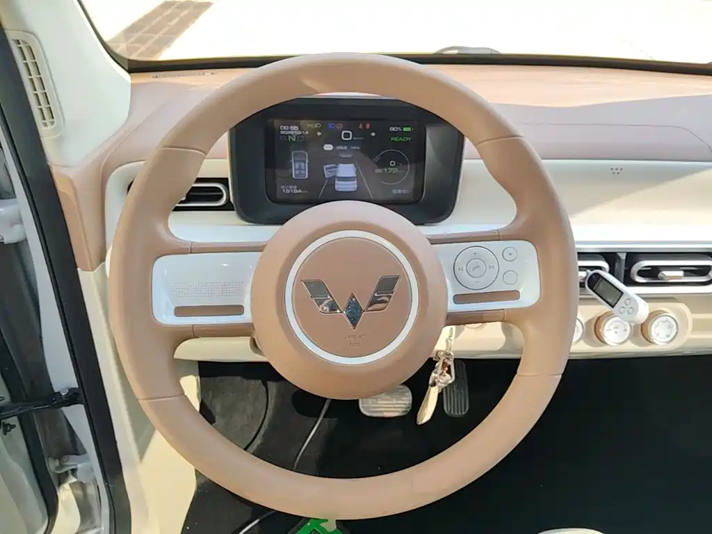 Wuling MINIEV — миниатюра 11
