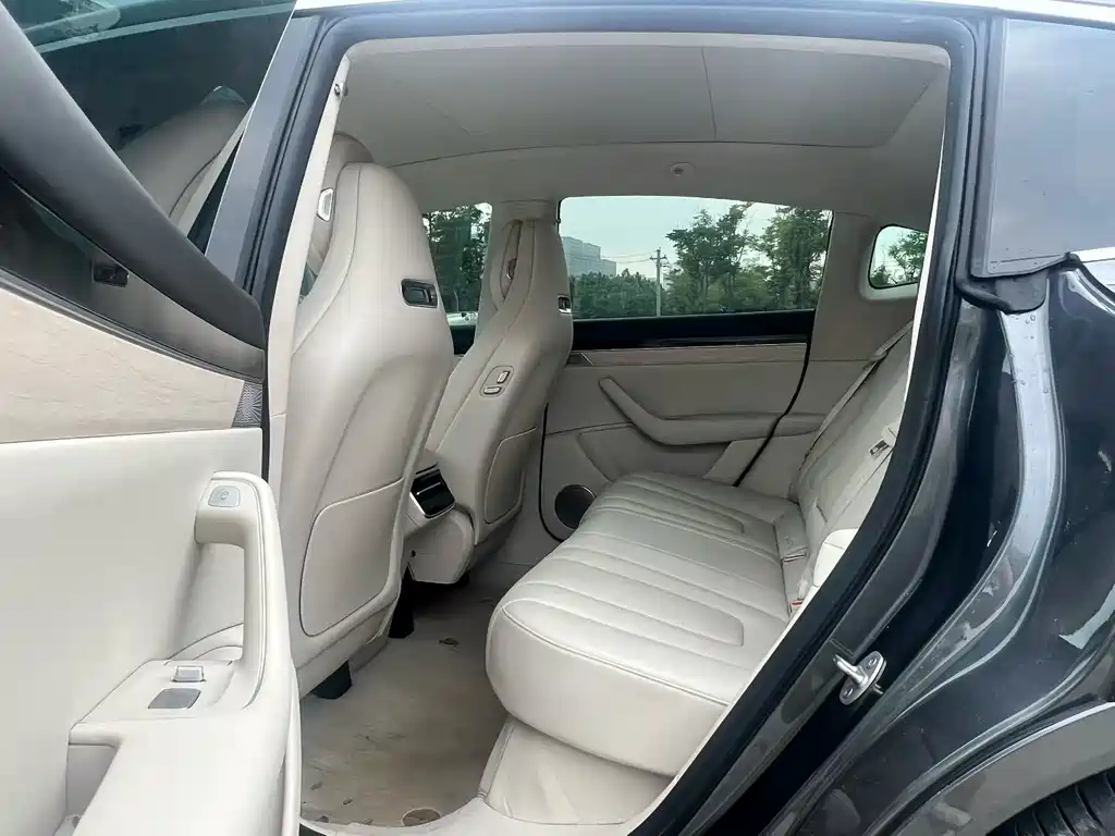 Luxeed R7 2024 667km Max