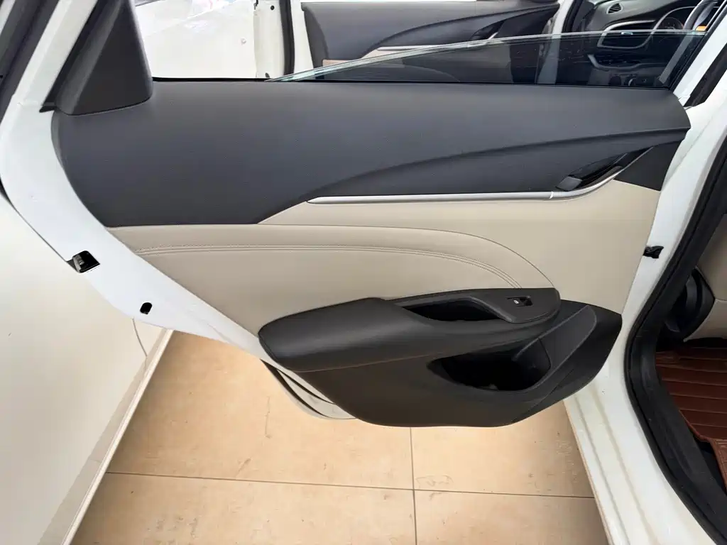 Buick Excelle — миниатюра 16