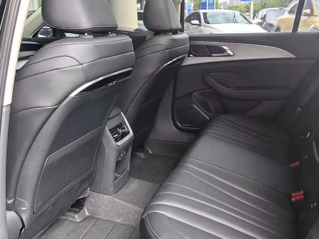 Hongqi Hongqi H5 — миниатюра 12