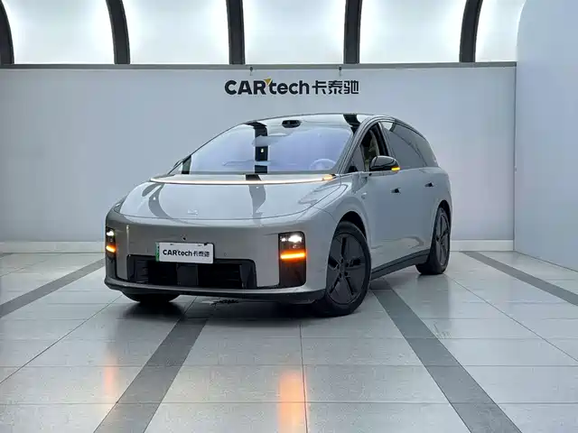 2025 Li Xiang i8
