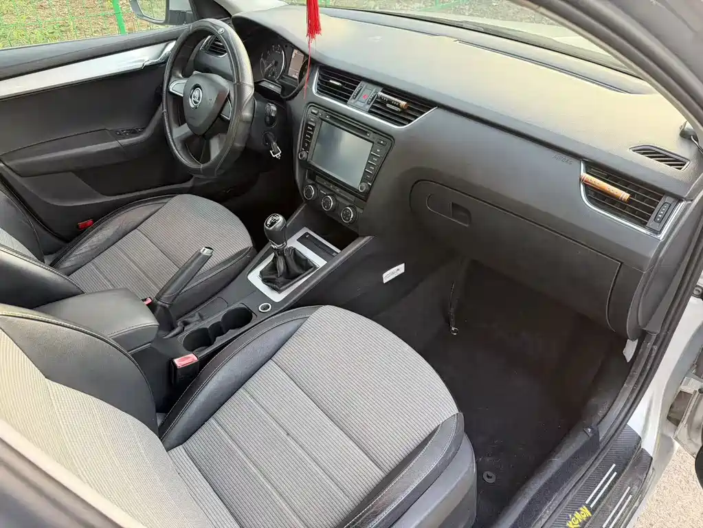 Skoda Octavia — миниатюра 12