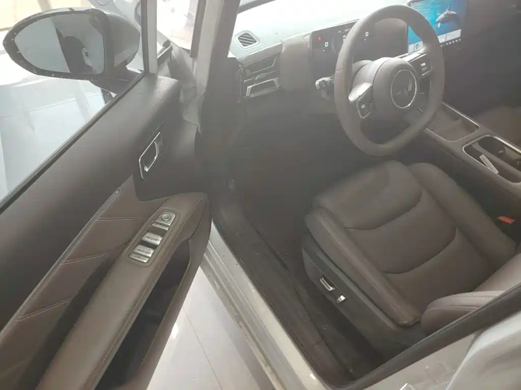 Wuling Xingguang 730 New Energy — миниатюра 16