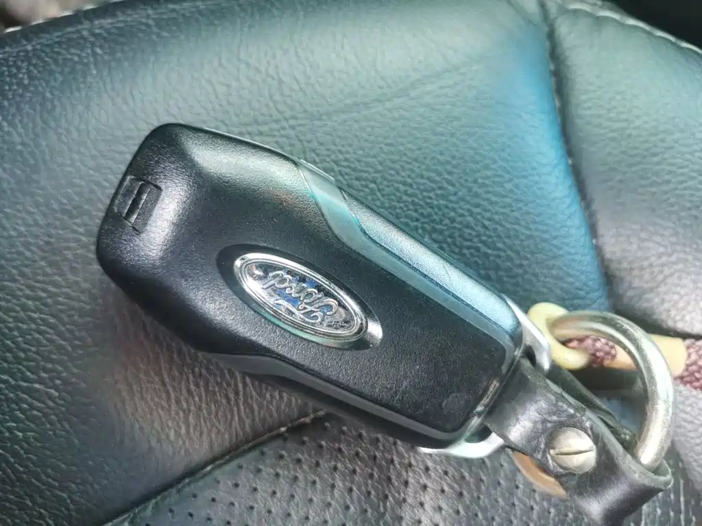 Ford Explorer (Import) — миниатюра 12