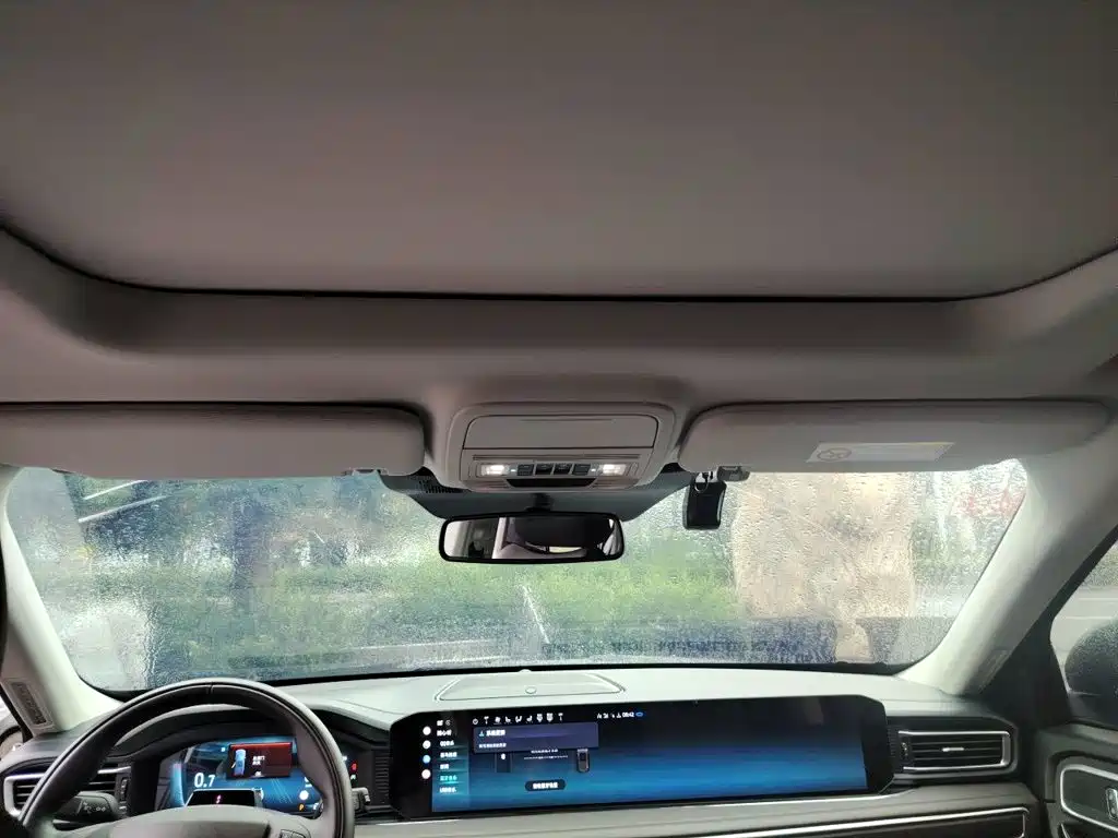 Ford Explorer — миниатюра 9