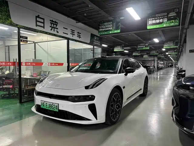 2024 Zeekr 001