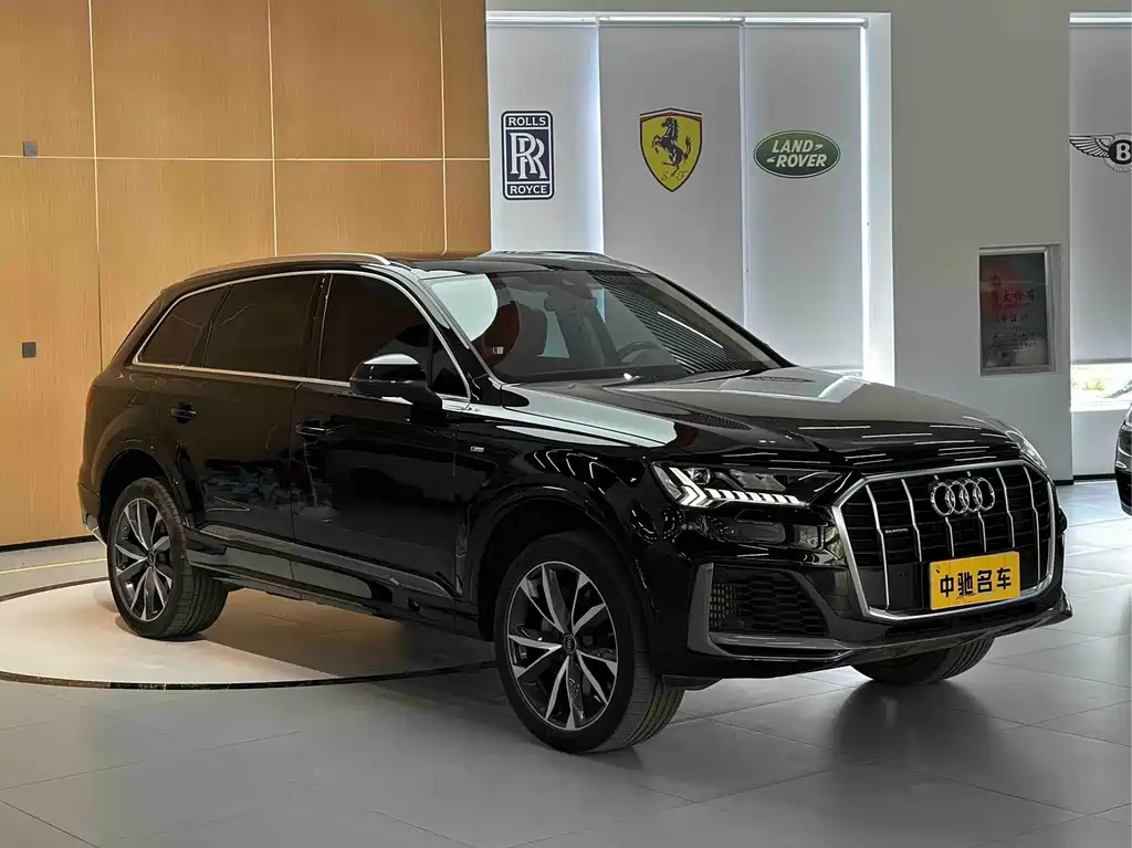 Audi Q7 2023 55 TFSI quattro S line Sport
