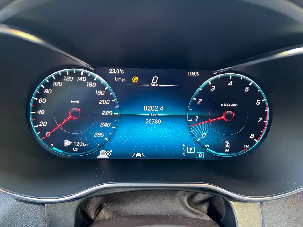 Mercedes-Benz GLC — миниатюра 12
