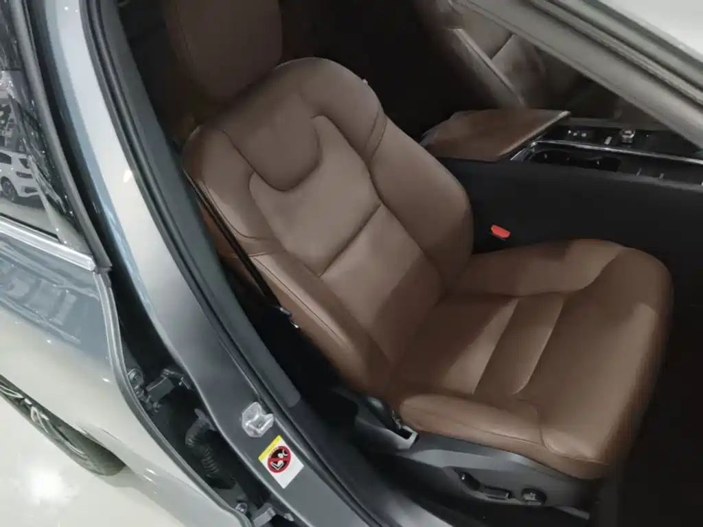 Volvo XC60 — миниатюра 25