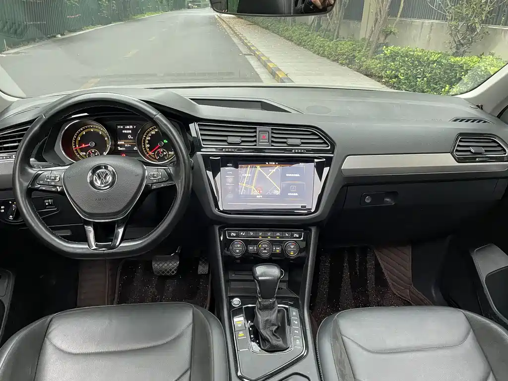 Volkswagen Tiguan L — миниатюра 16