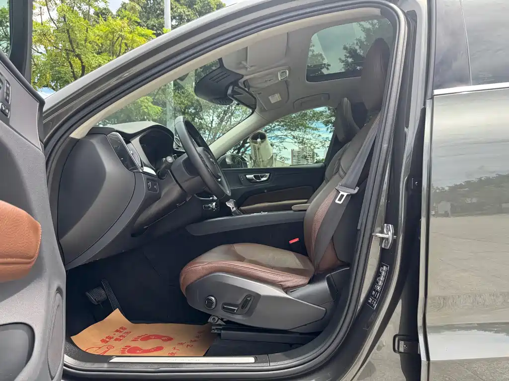 Volvo XC60 — миниатюра 9