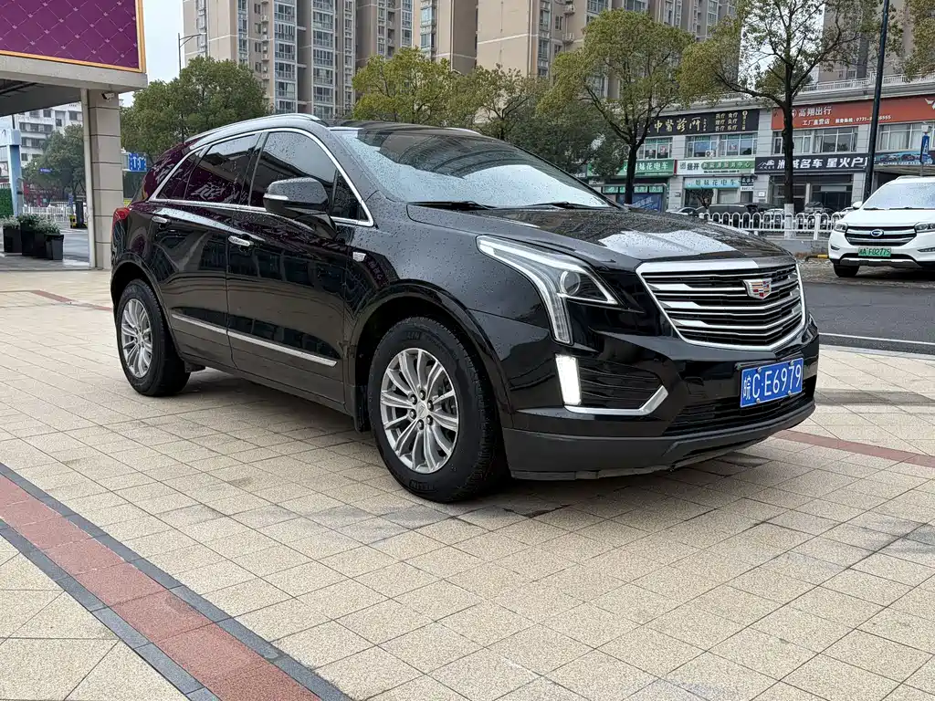 CADILLAC XT5