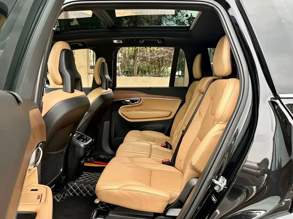 Volvo XC90 — миниатюра 13
