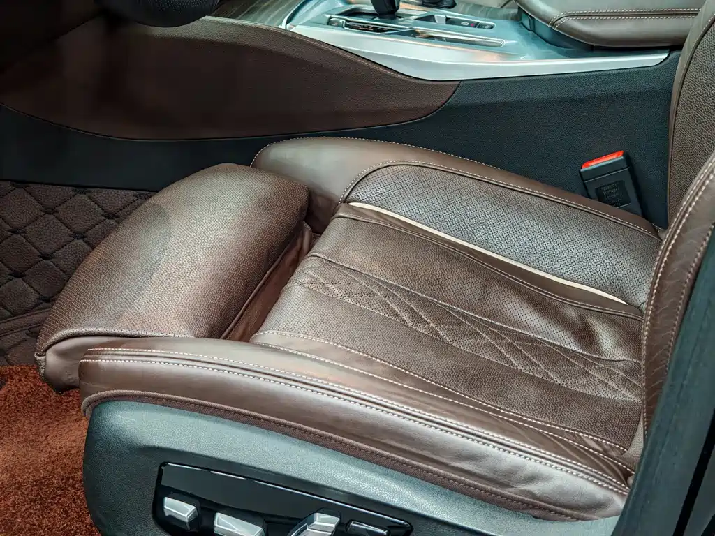 BMW 5 Series — миниатюра 19
