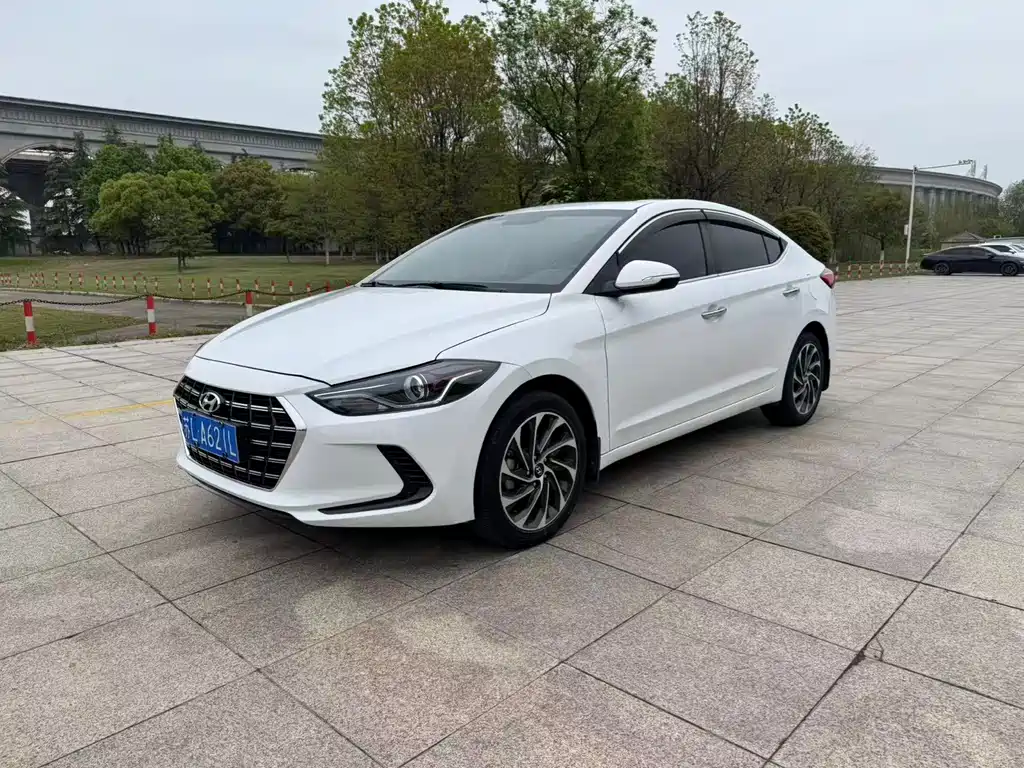 Hyundai Elantra 2020