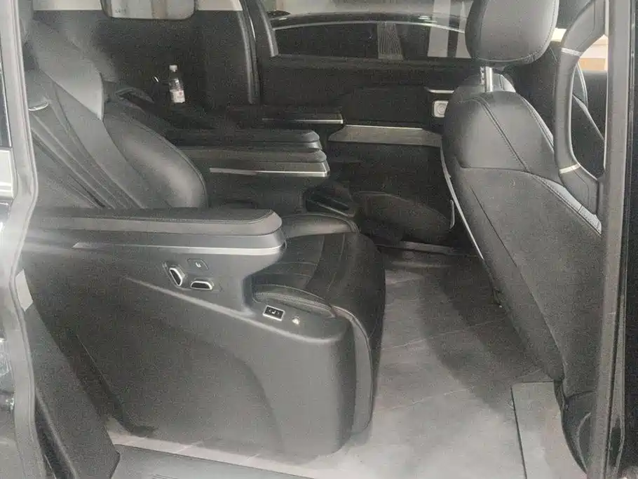 Hongqi Hongqi HQ9 PHEV — миниатюра 11